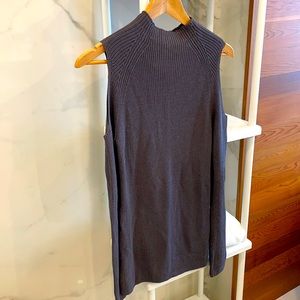Knit long sleeve top